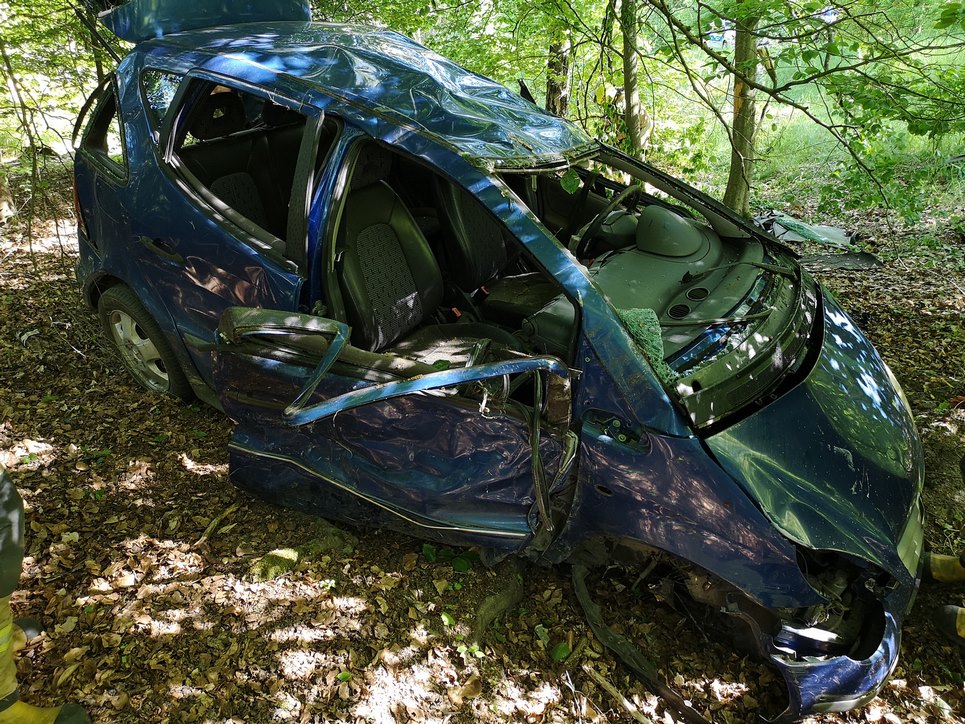 Mercedes dachował koło Złocieńca  